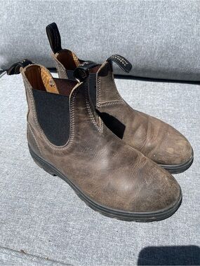 Blundstone Boots in Brown